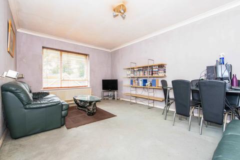 9 Sandown Drive, Carshalton, SM5 4LN