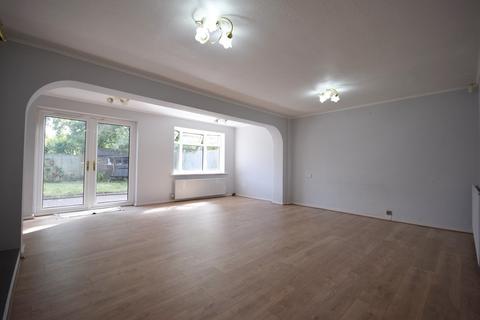 3 bedroom detached house to rent, Ravenswood Drive South, Solihull B91