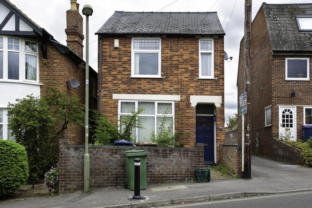 Temple Cowley, Oxford 3 bed detached house £1,600 pcm (£369 pw)