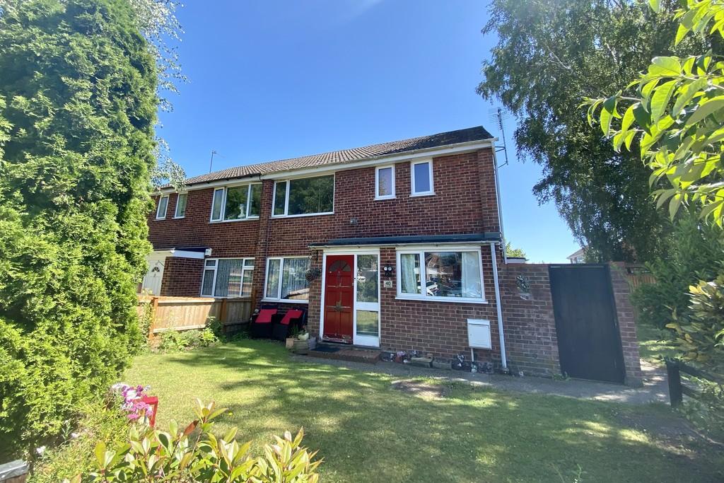 Queensway, Great Cornard 2 bed ground floor flat £695 pcm (£160 pw)