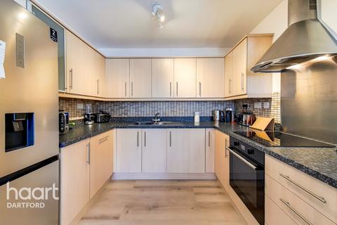20 Critchley Avenue, Dartford, DA1 2GF