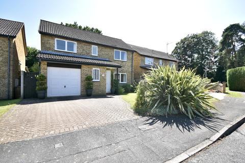 24 Petworth Close, Stevenage, SG2 8UP