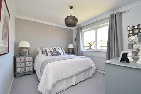 24 Petworth Close, Stevenage, SG2 8UP