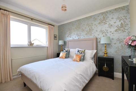24 Petworth Close, Stevenage, SG2 8UP