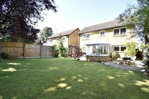 24 Petworth Close, Stevenage, SG2 8UP