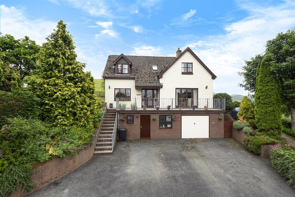 Franksbridge, Llandrindod Wells, LD1 5SA 4 bed detached house £355,000