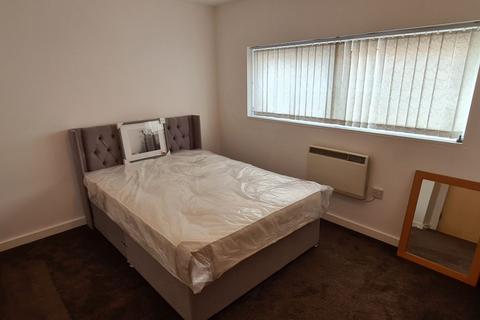 2 bedroom apartment to rent, Stretford Road, Hulme, Manchester, M15 5TN