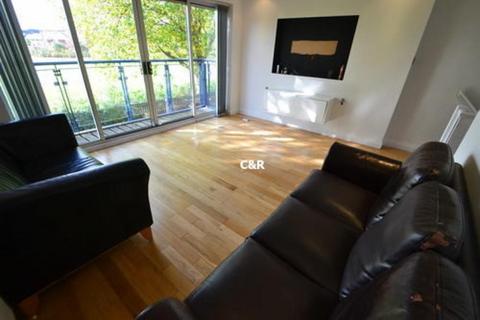 4 bedroom townhouse to rent, Sadler Court, Hulme, Manchester. M15 5RP