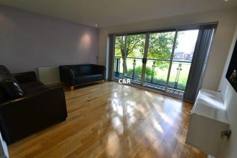 4 bedroom townhouse to rent, Sadler Court, Hulme, Manchester. M15 5RP