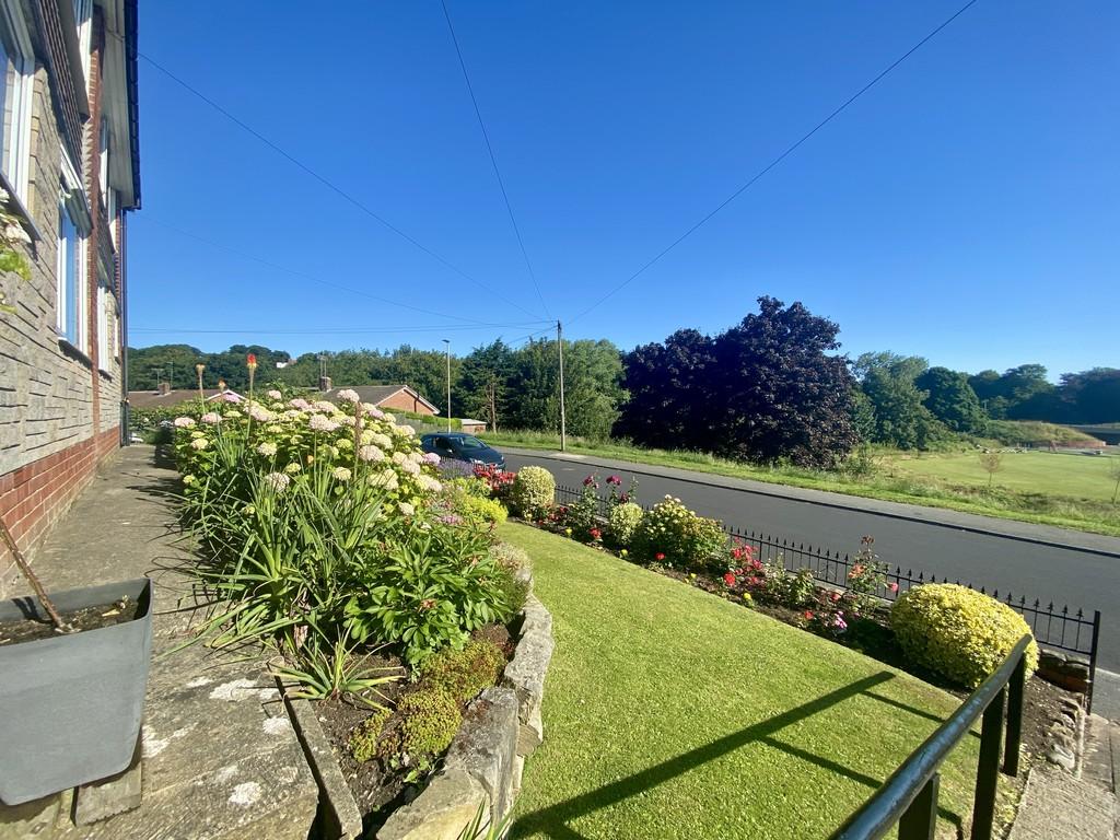 Pinewood Drive, Scarborough 3 bed semidetached house £220,000
