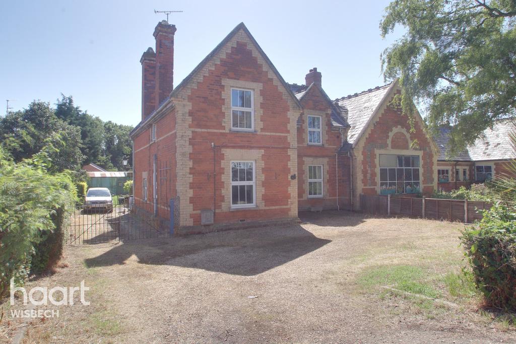Bridge Road, Sutton Bridge 3 bed semidetached house £280,000