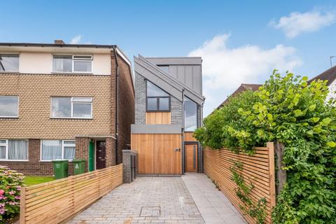 17a Crescent Road, Sidcup, DA15 7HN