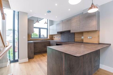 17a Crescent Road, Sidcup, DA15 7HN