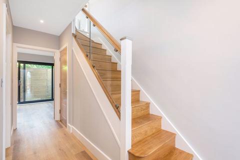 17a Crescent Road, Sidcup, DA15 7HN