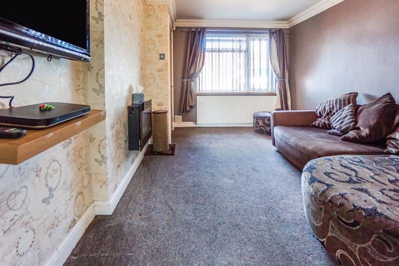 Catherton Close, Tipton 4 bed semidetached house £250,000