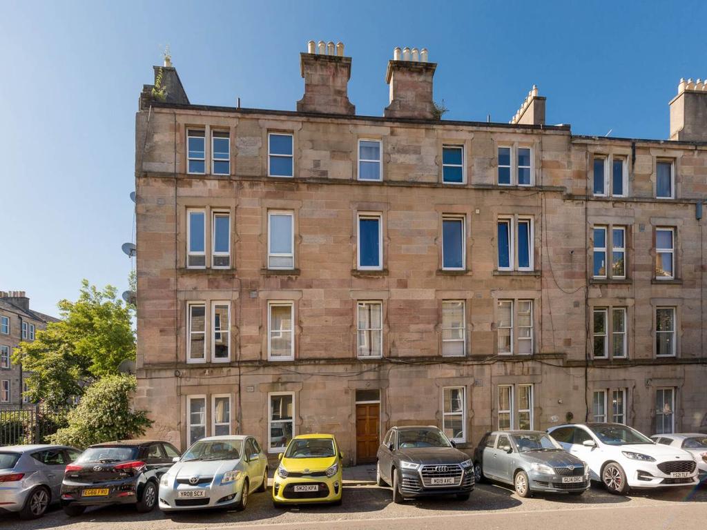 Albert Street, Edinburgh, 1 bed flat £745 pcm (£172 pw)