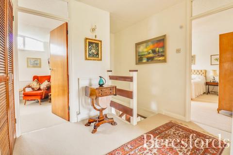 57 Hutton Village, Hutton, Brentwood, CM13 1RX