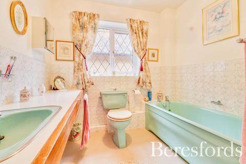 57 Hutton Village, Hutton, Brentwood, CM13 1RX
