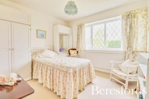 57 Hutton Village, Hutton, Brentwood, CM13 1RX