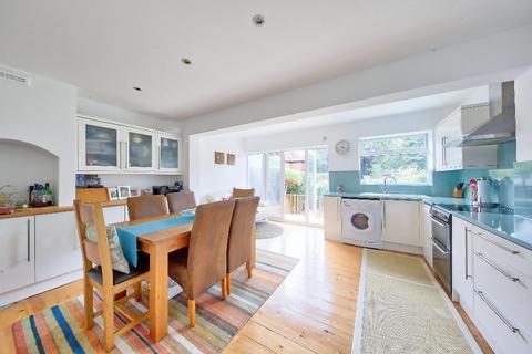 14 Caverleigh Way, Worcester Park, KT4 8DG