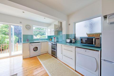 14 Caverleigh Way, Worcester Park, KT4 8DG