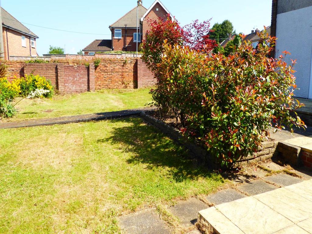 Elgar Crescent, Llanrumney, Cardiff 3 bed house £1,000 pcm (£231 pw)