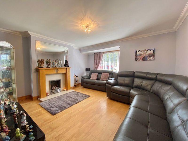 Robertson Crescent, Ayr 3 bed semidetached house £125,000