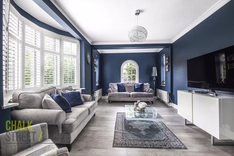 16 Havering Drive, Romford, RM1 4BB