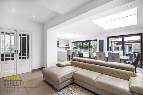 16 Havering Drive, Romford, RM1 4BB