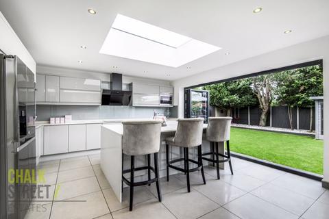 16 Havering Drive, Romford, RM1 4BB