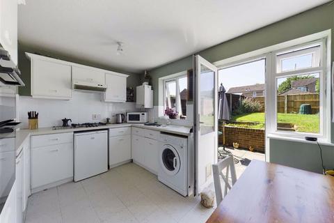 2 Brindle Close, Gloucester, GL4 4FS