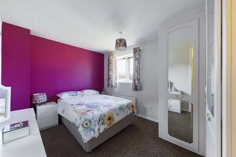 2 Brindle Close, Gloucester, GL4 4FS