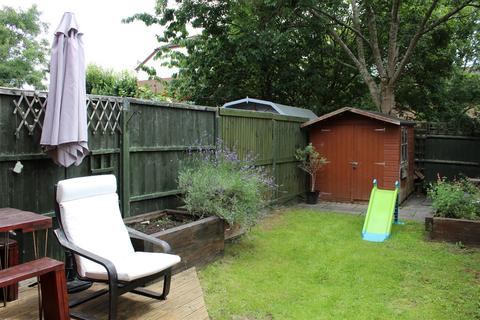 10 Clover Way, Wallington, SM6 7HP
