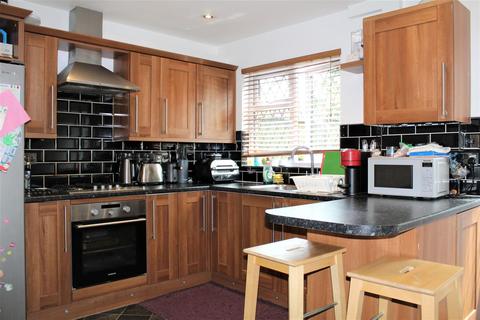 10 Clover Way, Wallington, SM6 7HP