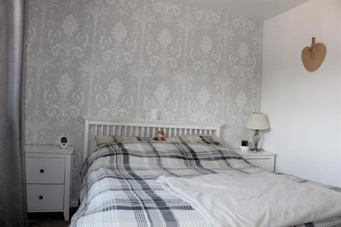 10 Clover Way, Wallington, SM6 7HP