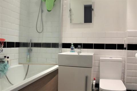10 Clover Way, Wallington, SM6 7HP