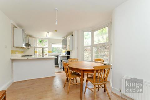 31 Chelmer Road, London, E9 6AY
