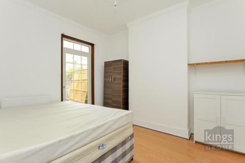 31 Chelmer Road, London, E9 6AY