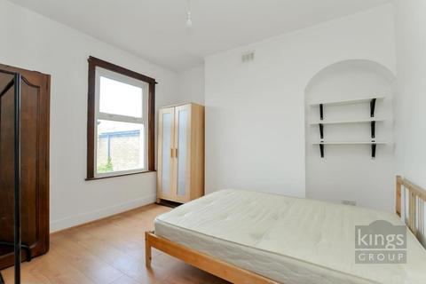 31 Chelmer Road, London, E9 6AY
