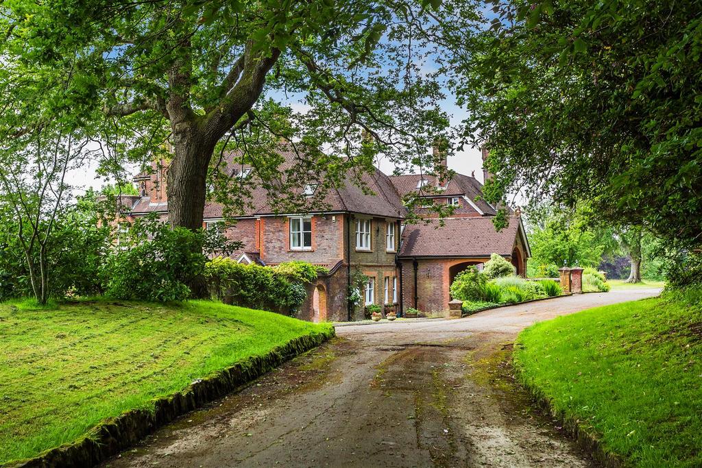 House. partnership Broad Oak