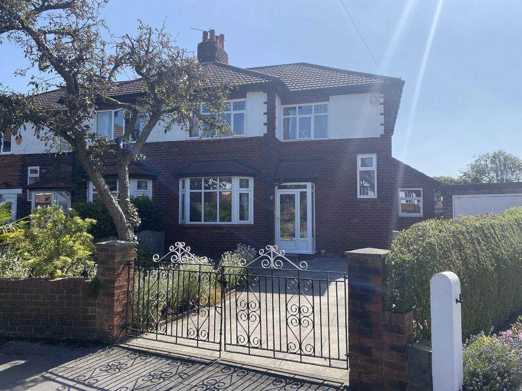 Green Drive, Timperley, Cheshire 3 bed semidetached house £575,000