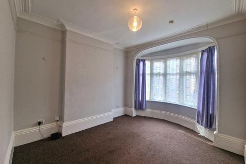 2 bedroom flat to rent, Ground Floor Flat, 2 St Vincent Ave