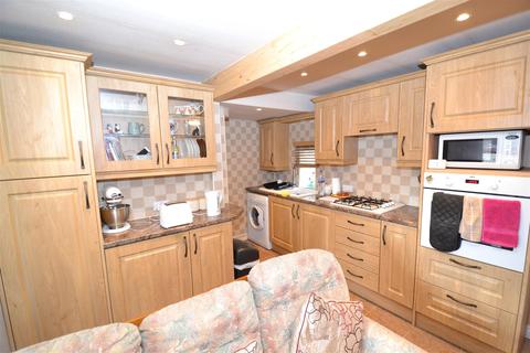 62 Baldwin Lane, Clayton, Bradford, BD14 6PQ