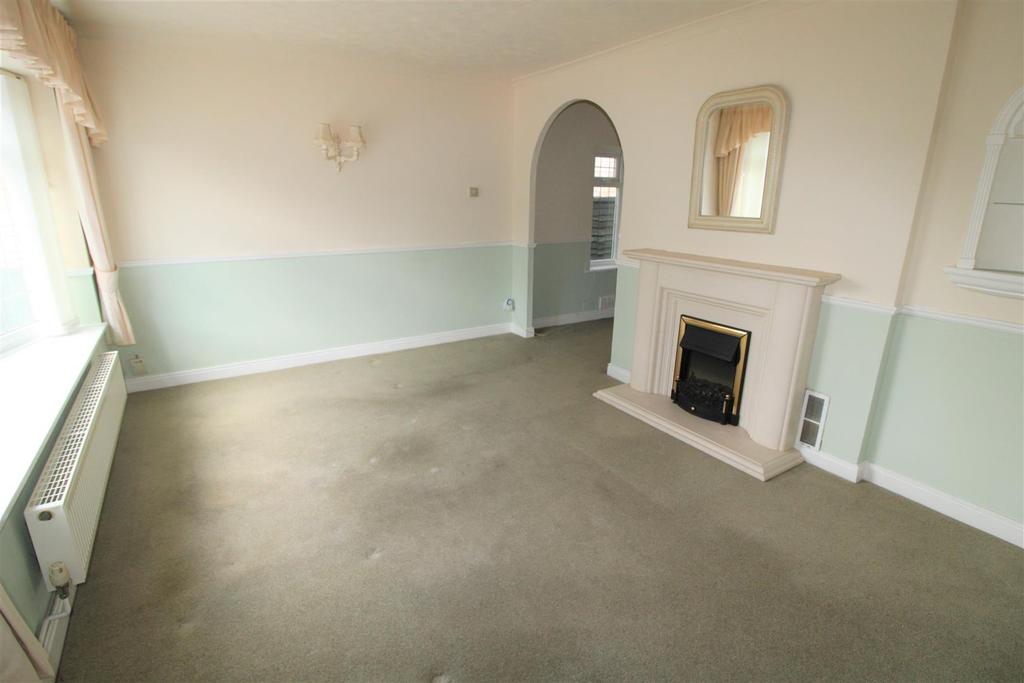 Foredrove Lane, Solihull 2 bed semidetached bungalow £290,000