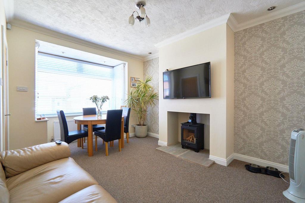 Young Avenue, Leyland 2 bed end of terrace house £149,995
