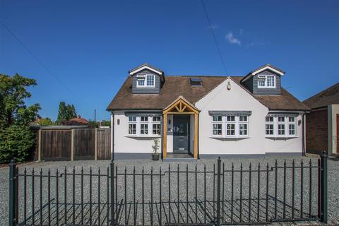 1 Mascalls Gardens, Brentwood, CM14 5LT