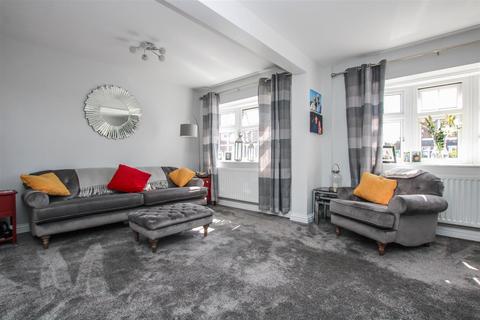 1 Mascalls Gardens, Brentwood, CM14 5LT