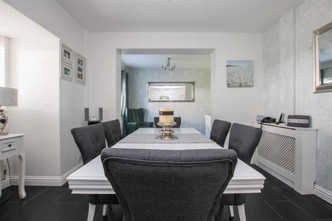 1 Mascalls Gardens, Brentwood, CM14 5LT
