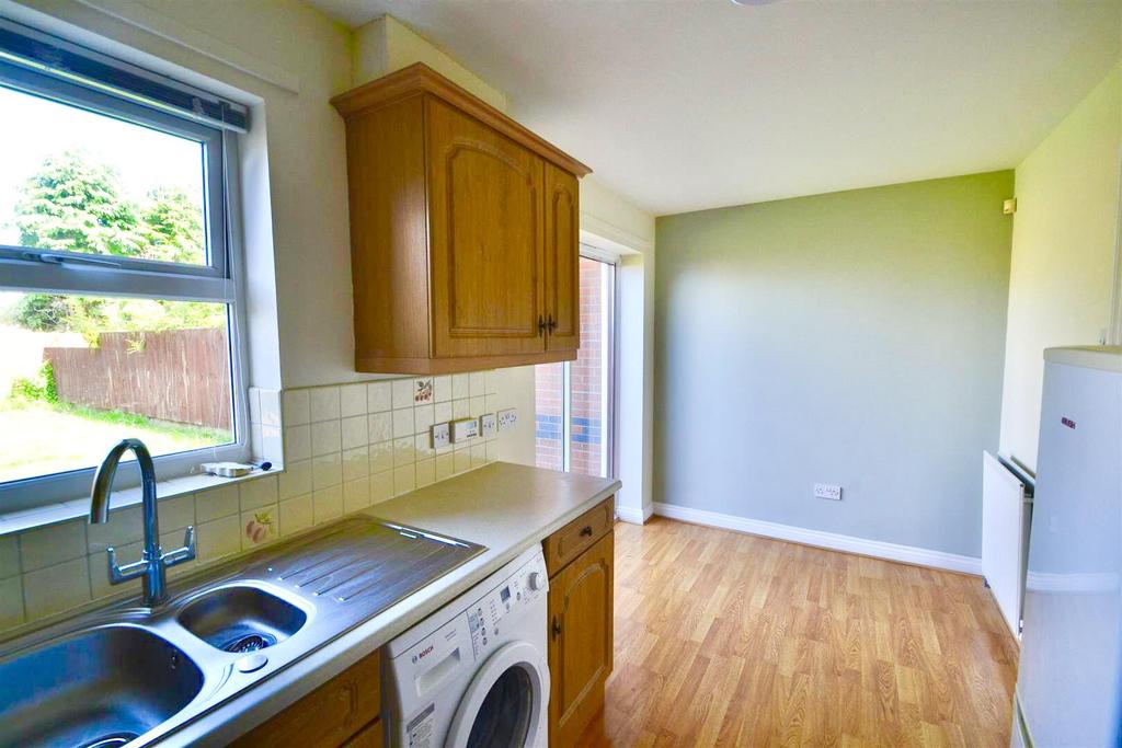 Hillheads Court, Whitley Bay 2 bed terraced house £170,000