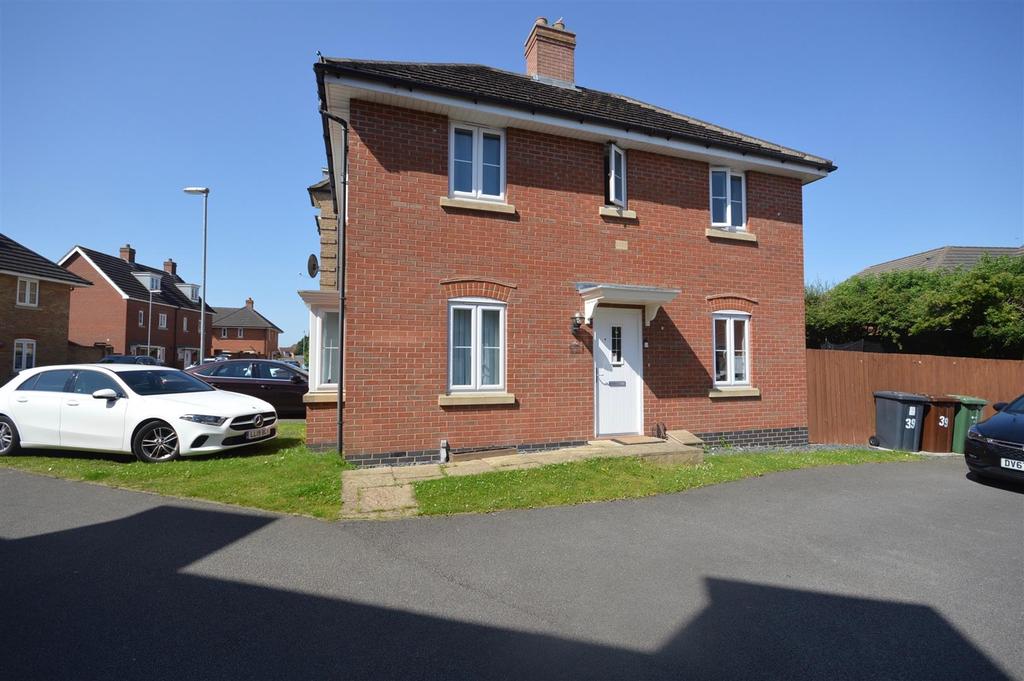 Gabriel Crescent, Lincoln 4 bed detached house £995 pcm (£230 pw)